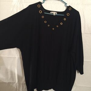 2X Spense Gorgeous lite weight soft eyelet VNeck